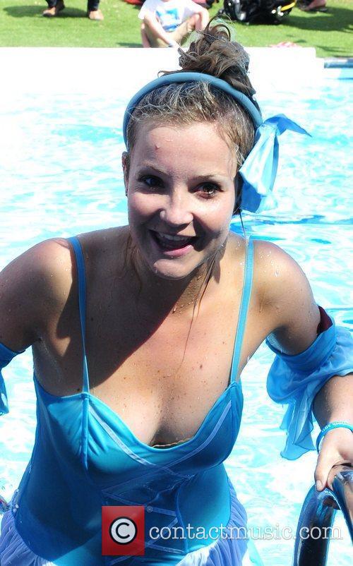 Search Results for Helen Skelton Photos