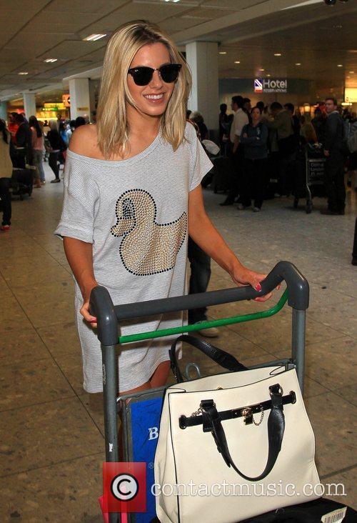 Mollie King shows off her new shorter hair