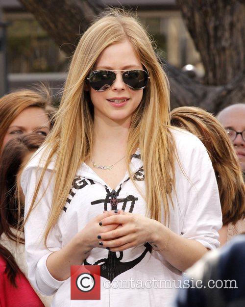 Avril Lavigne appears on the entertainment news show
