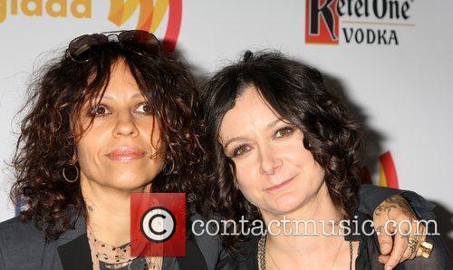 Sara Gilbert and Linda Perry