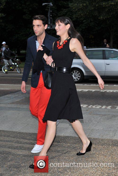 mika-and-guest-the-serpentine-gallery-summer_3964813.jpg