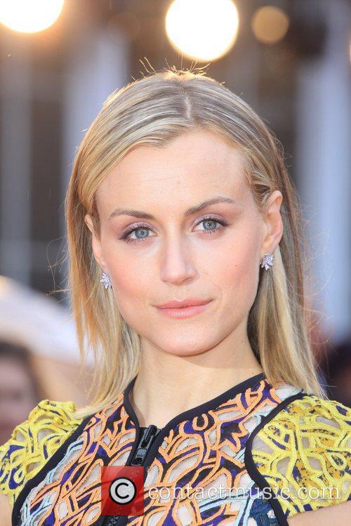 Taylor Schilling - Photo Colection