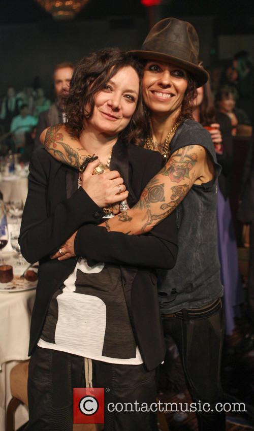 Sara Gilbert Linda Perry