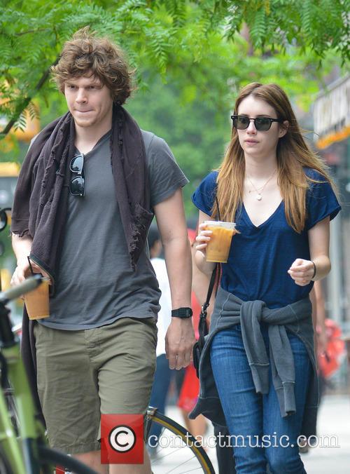 Evan Peters Emma Roberts