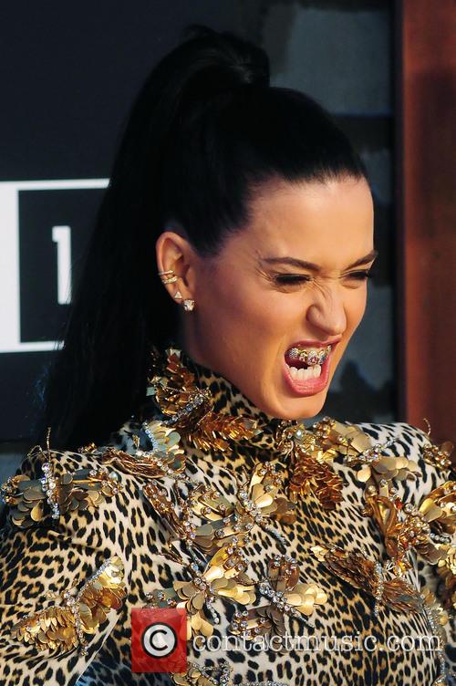 Katy Perry Premieres 'Roar' Video - WSJ