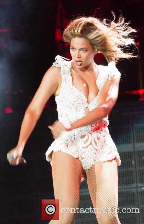 Beyonce Performing