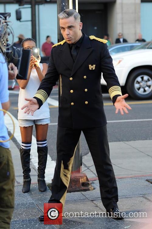 Robbie Williams, Dancing Around Hollywood