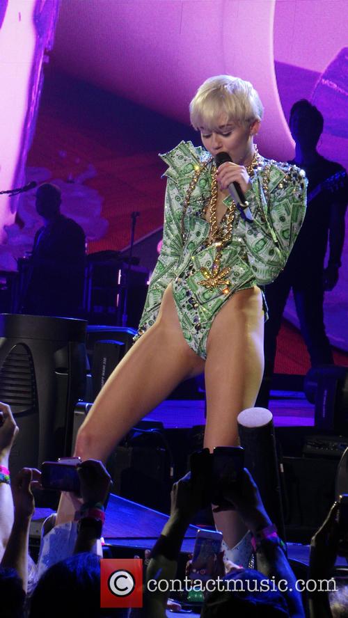 Miley Cyrus Bangerz tour london