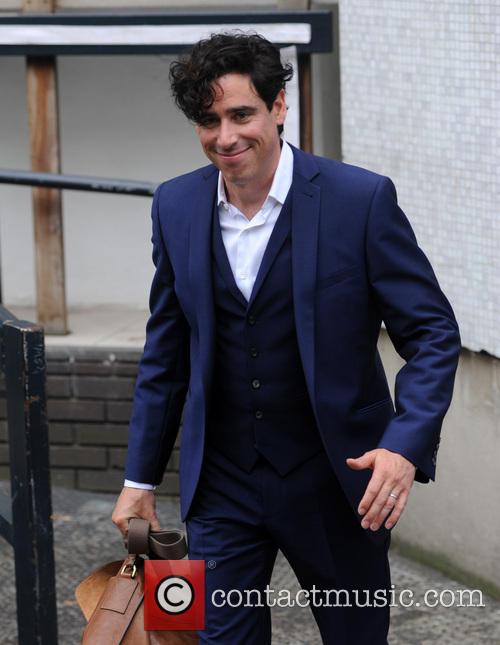 Stephen Mangan