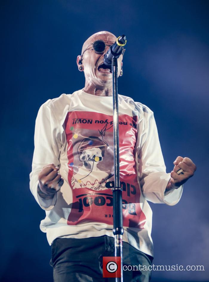 Chester Bennington performing live with Linkin Park