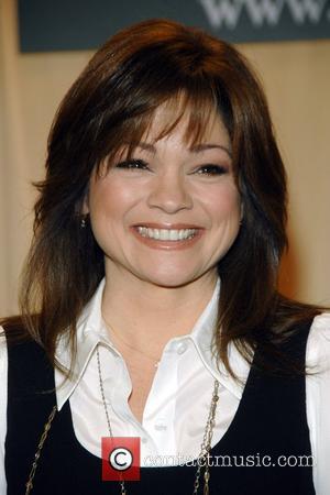 Valerie Bertinelli signs