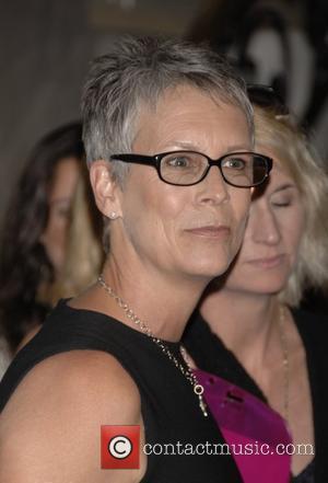 jamie lee curtis | jamie lee is a model mum | contactmusic