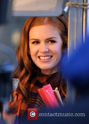 isla fisher wedding daze. Isla Fisher on the film set