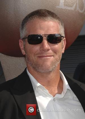 brett favre sexting scandal photos. Brett Favre