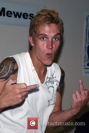 Jason Mewes goofing for the camera'The Big Apple Comic Book Art Toy