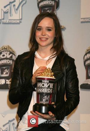 Ellen Page 2008 Mtv Movie Awards Held At The Gibson Amphitheater