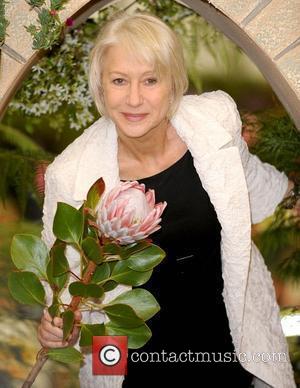 Chelsea Flower on Picture  Dame Helen Mirren Chelsea Flower Show 2009  Press And Vip