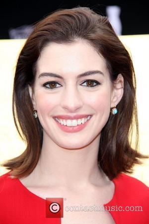 anne hathaway pics. Anne Hathaway