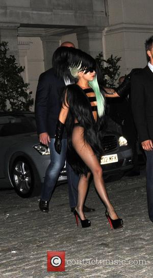 http://www.contactmusic.com/pics/me/lady_gaga_hotel_5_2011/lady-gaga_3547782.jpg