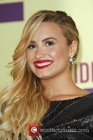 Email Demi Lovato on Demi Lovato   Demi Lovato And Niall Horan  Is She Dating The One