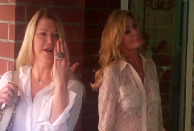 Shannon Tweed not wearing an engagement ring in Beverly Hills