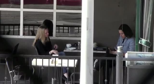 Amanda Seyfried Has Breakfast With A Mystery Male Companion