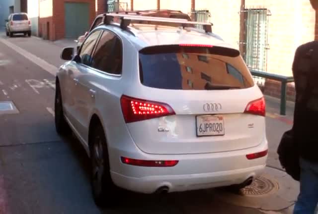 Katherine Heigl leaving a medical building