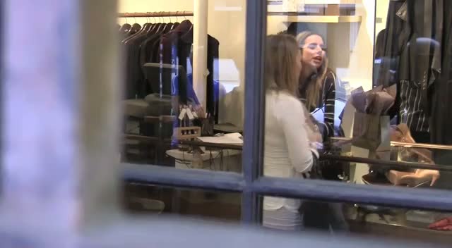 A Pregnant Hilary Duff Shopping For Maternity Clothes At Curve On Robertson Boulevard