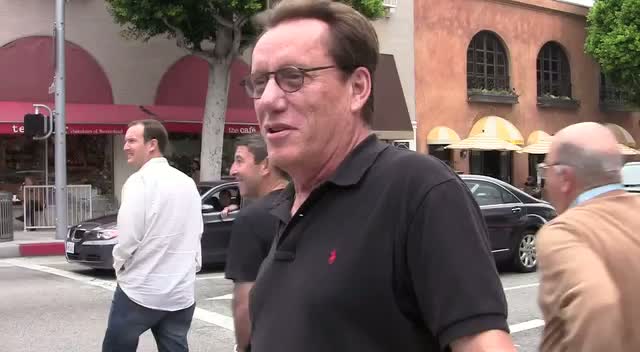 James Woods Tells Paparazzi Hating Celebrities To Become Plumbers