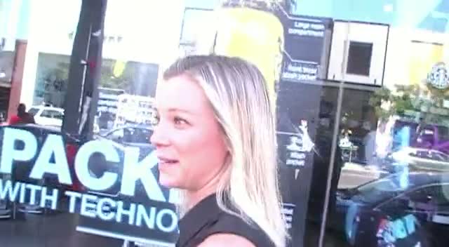 Amy Smart Thinks Two Sprays Is Enough