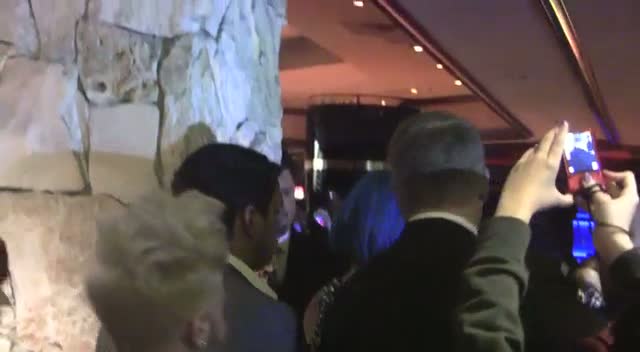 Paris Hilton Smokes In Las Vegas Casino