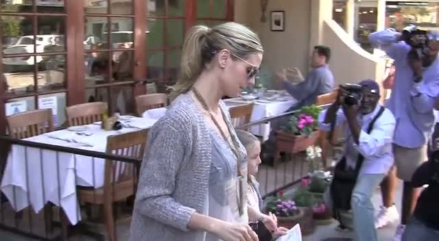 Heidi Klum Leaves Restaurant With Children, Still Wearing Wedding Ring