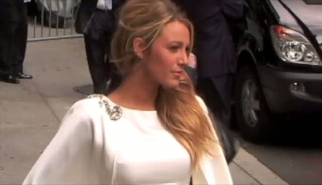 Blake Lively Looks Dazzling For The Cameras Once Again