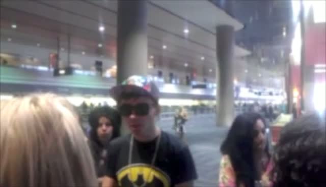 The Wanted's Nathan Sykes Is Comforted By Fans As He Misses Dallas Flight