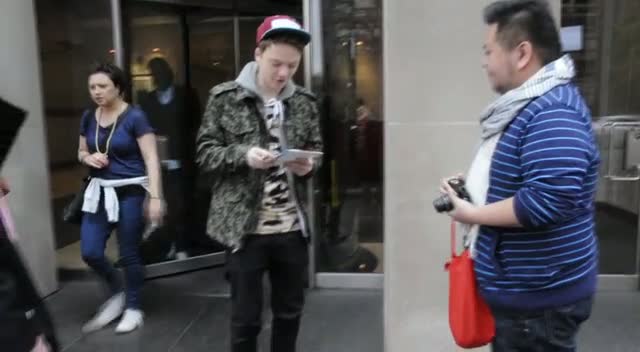 Conor Maynard Signs Autograph After Kiss 92.5 Roz And Mocha Radio Show