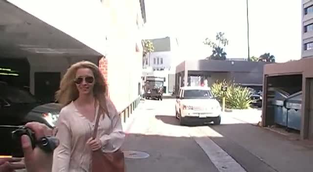 Lisa Kudrow Arrives Casually Dressed At A Beverly Hills Medical Building