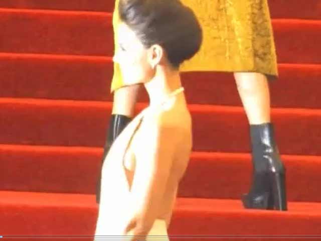 Katie Holmes Has A Dangerously Long Train On Her Dress At The Met Gala 2013