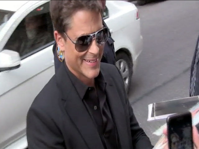 Rob Lowe Picks Fans Over Photos Outside 'Letterman' Studios