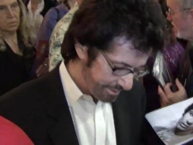 George Chakiris Signs For Fans At 'The Wizard Of Oz' Opening Night In Hollywood - Part 6