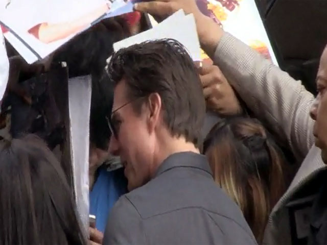 Tom Cruise Has Plenty Of Time For Fans Outside 'The Daily Show'