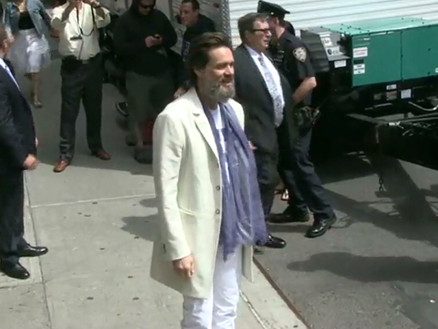 A Bearded Jim Carrey Dons 'Spank You' Shirt For Last 'Letterman' Show - Part 1