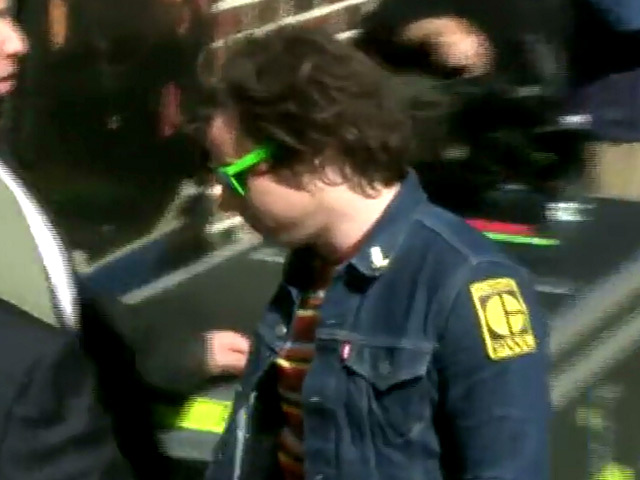 Ryan Adams Snubs Paparazzi Outside 'Letterman'