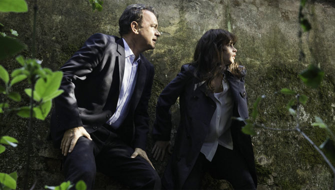 Tom Hanks and Felicity Jones in Inferno