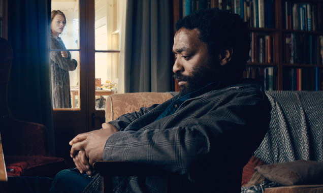 Chiwetel Ejiofor and Margot Robbie in 'Z For Zachariah'