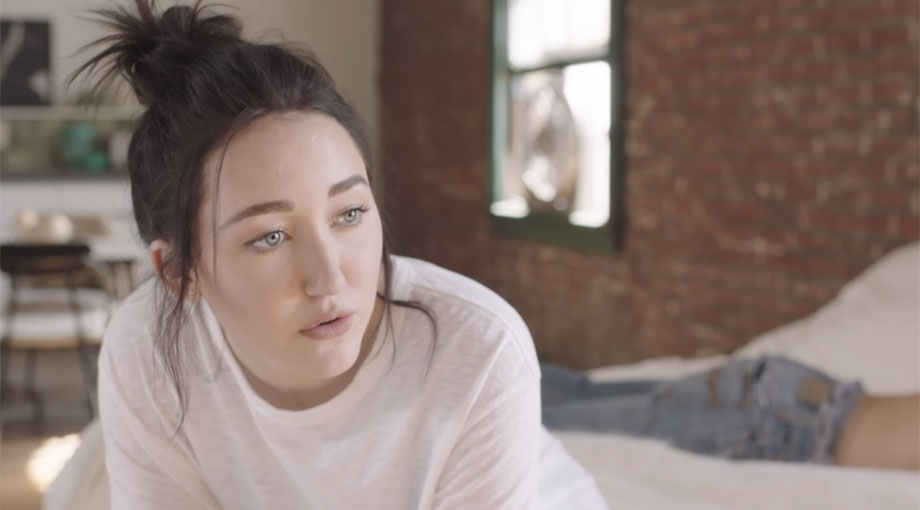 Noah Cyrus - Make Me (Cry) Featuring Labrinth Video Video