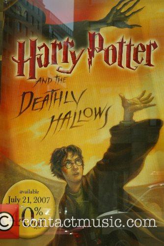 Deathly Hallows Cover