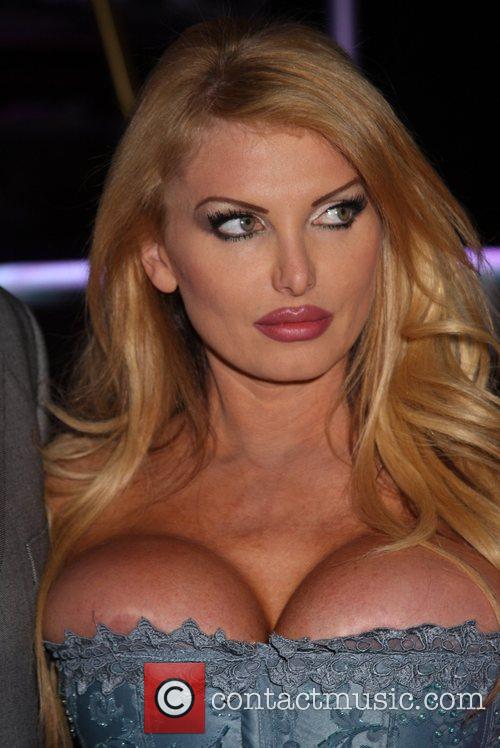 Taylor Wane 1