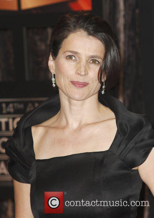 http://www.contactmusic.com/pics/lb/critics_choice_awards_4_090109/julia_ormond_2237187.jpg