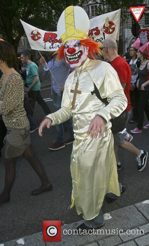 Anti Pope protestors rally together and march through Central London to ...