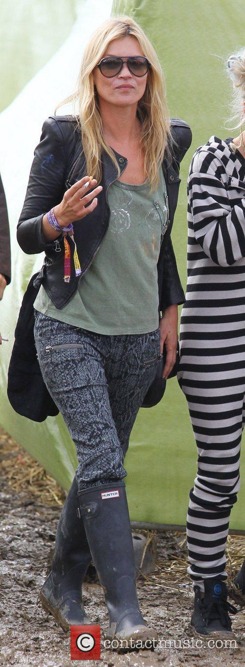 Kate Moss - at The 2011 Glastonbury Music Festival held at Worthy Farm ...